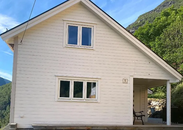Indreli Feriehus